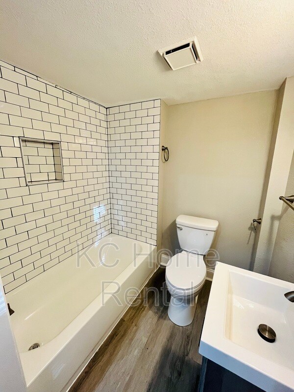 Photo - 4137 State Line Rd