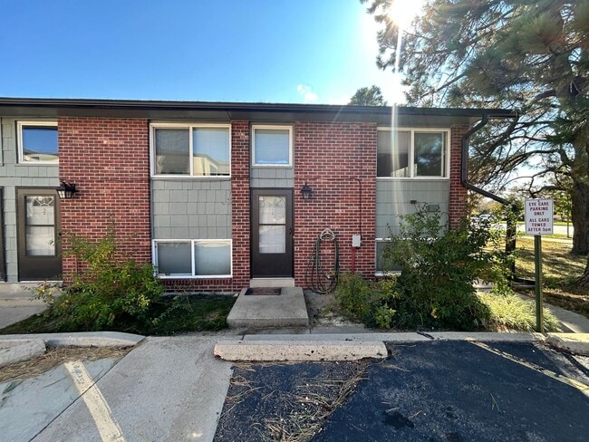 Building Photo - Spacious 2Br/1.5Ba End-Unit Townhome with Carport & Extra Storage