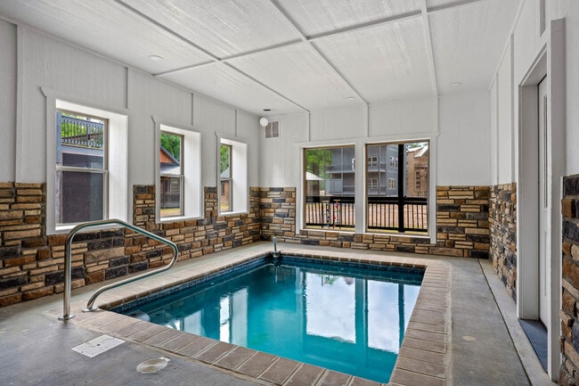 Photo - 528 Warbonnet Wy Unit ID1022144P