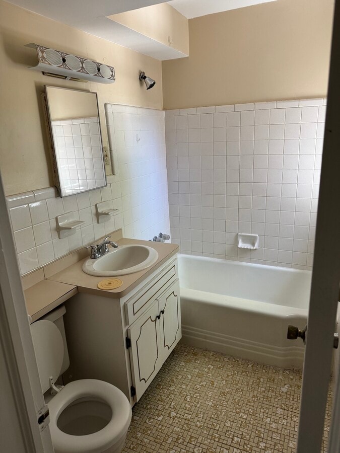 Photo - 19436 Van Aken Blvd Unit 307