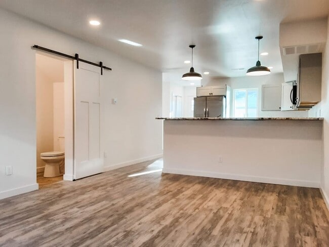 Photo - 2 BED/ 1.5 BATH TOWNHOME