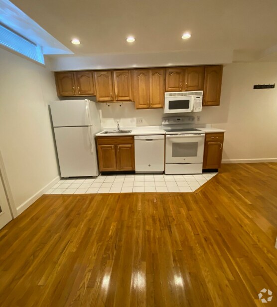 Building Photo - 23 Snow Hill St Unit 10 Rental