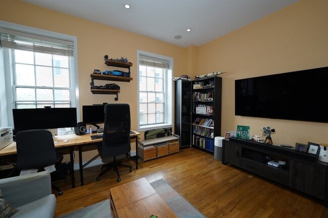 Photo - 187 Wayne St