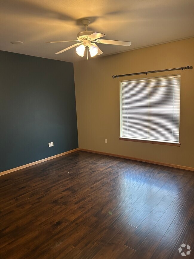 Building Photo - 285 Sadler Ln Unit 302 Rental