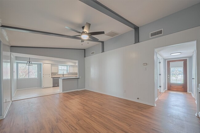 Photo - 16506 Amcreek Rd