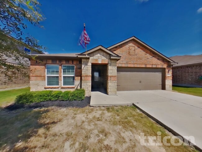 Photo - 210 Posey Pass