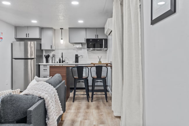 Photo - 610 W 5735 S