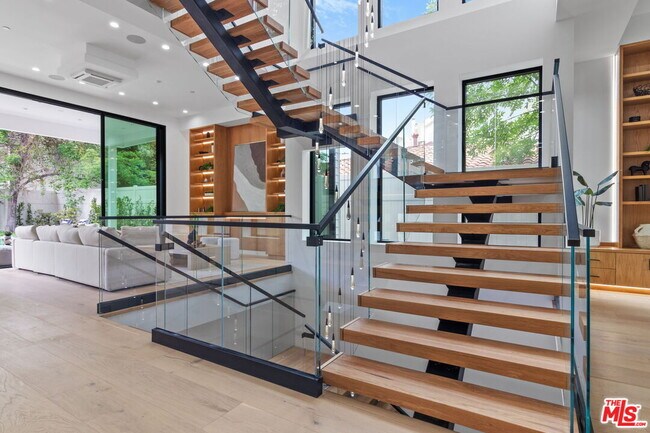 Photo - 4535 Haskell Ave