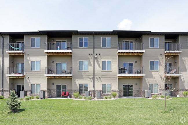 Edificio - The Sterling Apartments at Grand Island