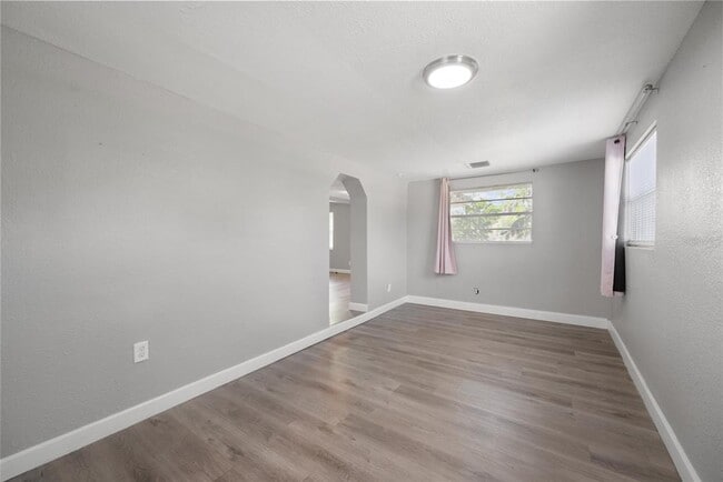 Photo - 605 S Disston Ave