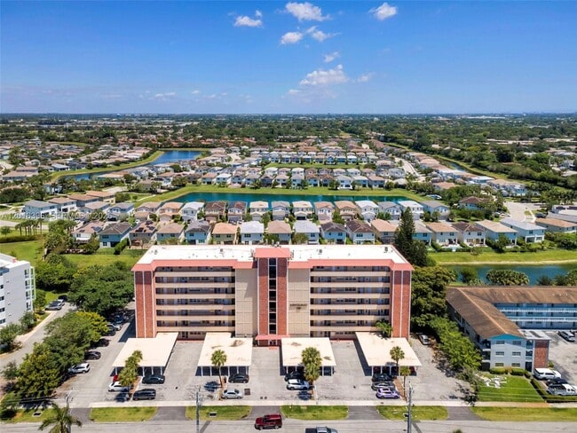 Building Photo - 1101 Crystal Lake Dr Unit 203