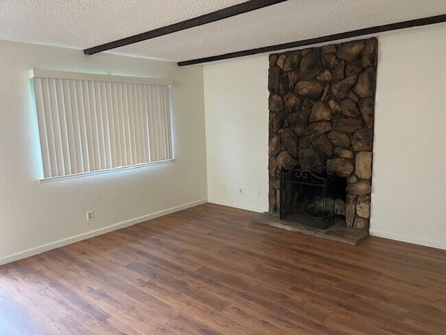Photo - Condo: 2 Bedroom / 1 Bathroom - Citrus Heights Unit 1
