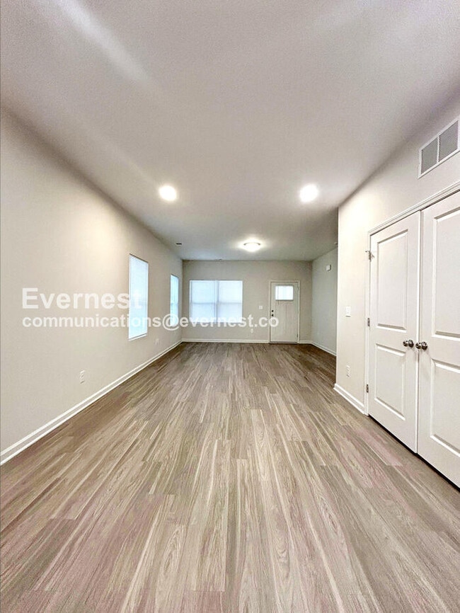 Photo - 312 N Correll St