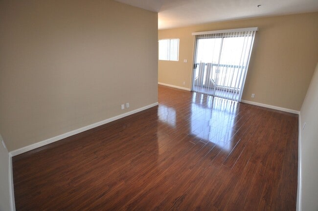 5002 Tujunga Ave Unit 404