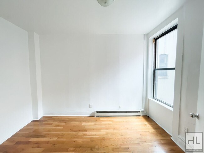 Photo - STARR STREET / Spacious Bushwick 2-Bed 1-Bath / Amazing Location Unit 3R