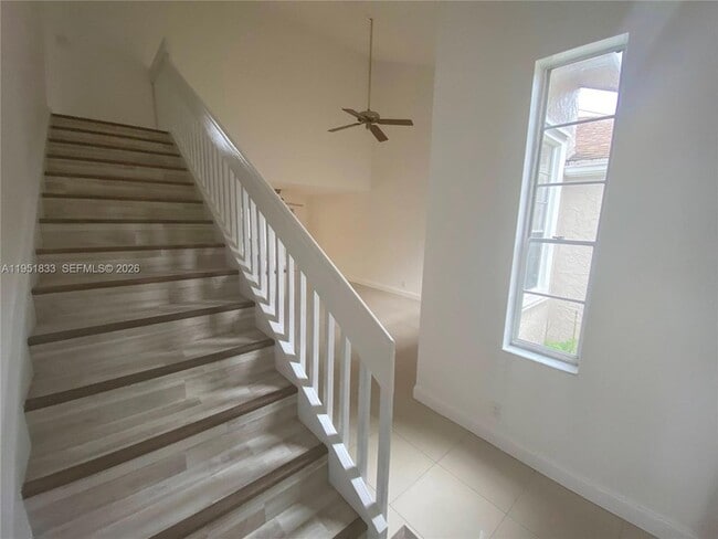 Photo - 654 Woodgate Cir