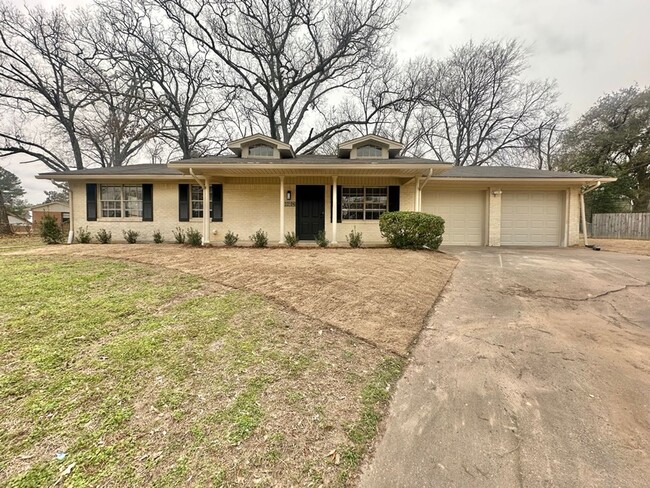 Newly Remodeled 3/2/2 Home On A Quiet Cul-... - Newly Remodeled 3/2/2 Home On A Quiet Cul-...