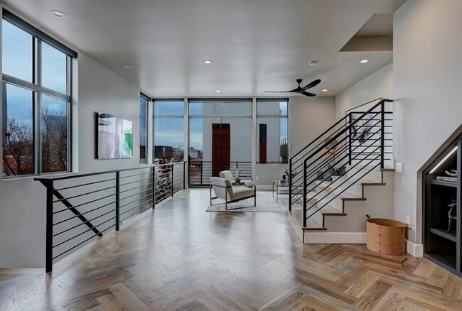 Photo - 819 NW 6th St