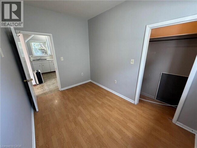 Photo - 571 Ontario St Unité 1