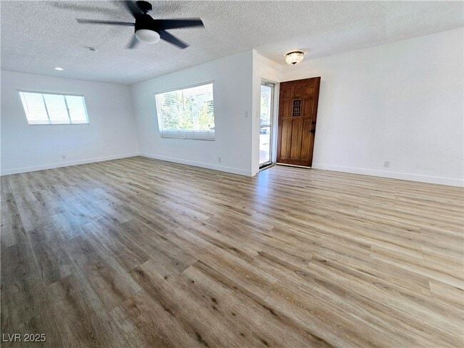 Photo - 1336 Darmak Dr