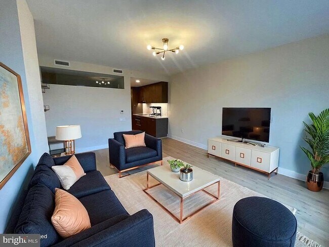 1211 Van St SE Unit 1010