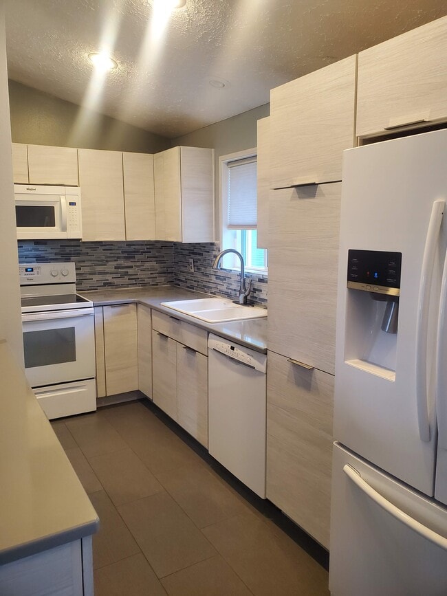 Photo - 7307 N Hamilton St