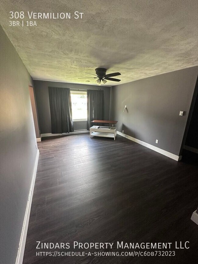 Photo - 308 Vermilion St House