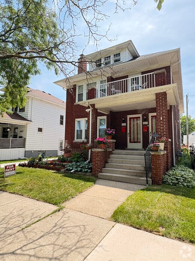 Building Photo - 1019 Maryland St Rental
