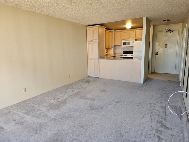 1 Bed, 1 -Bath Condo for Rent! 1 Parking - 1 Bed, 1 -Bath Condo for Rent! 1 Parking Unidad #E2209