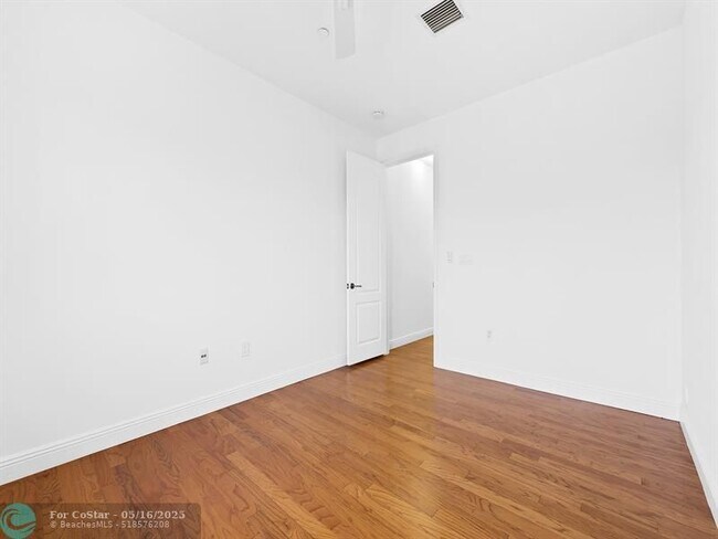 Photo - 510 SE 7th St