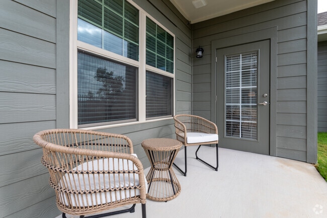 2BR, 2BA- 1,052SF