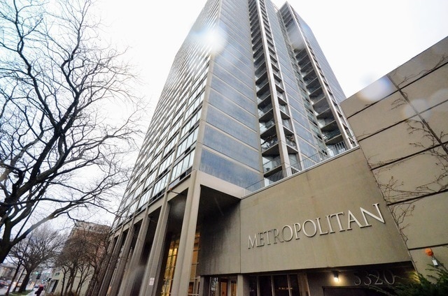 Building Photo - 5320 N Sheridan Rd Unit 301 Rental
