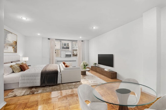 Building Photo - 240 E 35th St