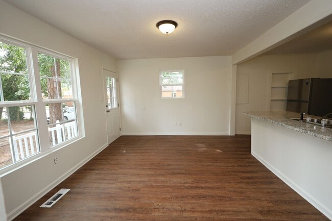 Photo - 1701 N Lee St