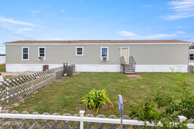 Photo - 5102 E 12th St