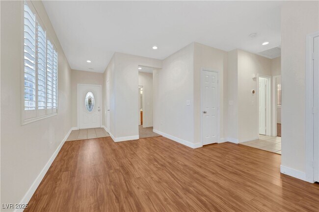 Photo - 310 Fancrest St