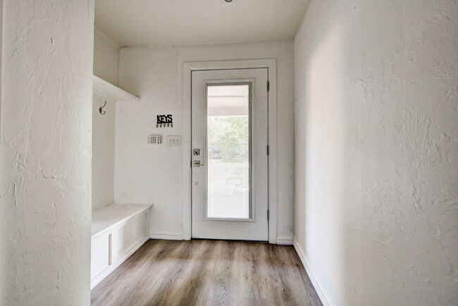 Photo - 1222 Camden Way