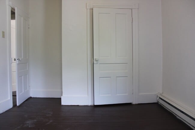 Photo - 118 W Main St