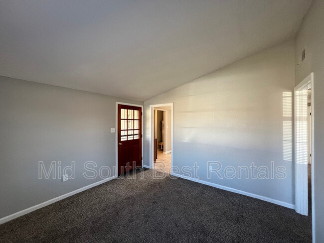 Photo - 481 Tuton Cove