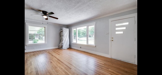 Photo - 702 W Brockett St Unit 702