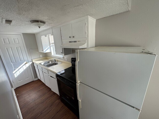 Photo - 908 4th Ave W Unit Apt 3