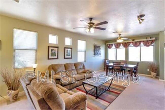 Photo - 3241 E Fourteen Fairway Dr