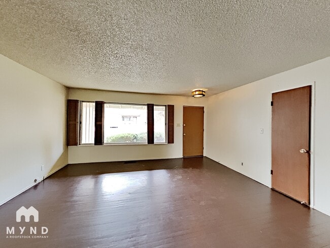 Photo - 750 Rhode Island Dr