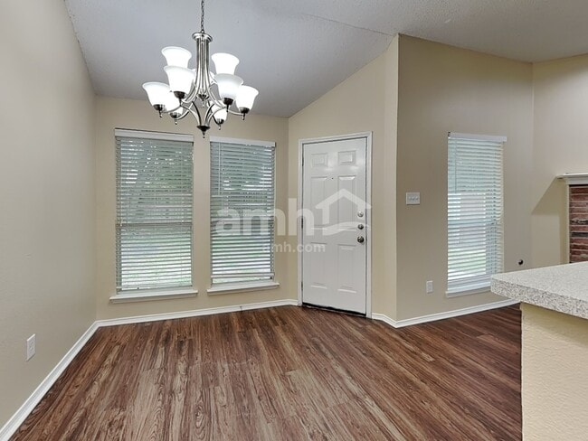 Photo - 223 Dartmouth Dr