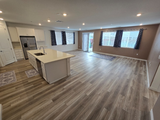 Photo - 1743 Shingle Ave