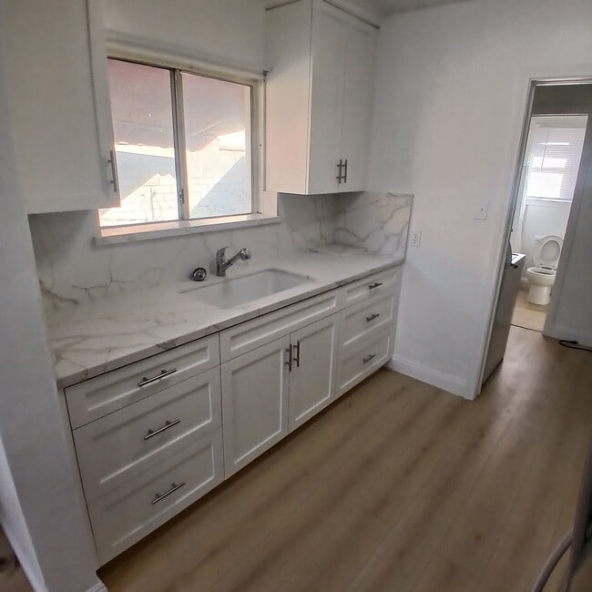 Building Photo - 434 S Del Mar Ave Unit 434A  S Del Mar Ave