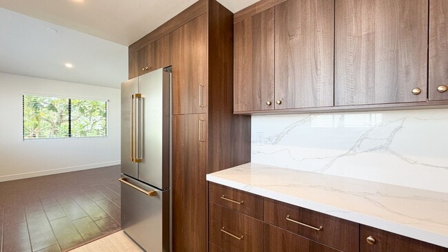 Photo - 2438 Myrtle Ave Unidad B