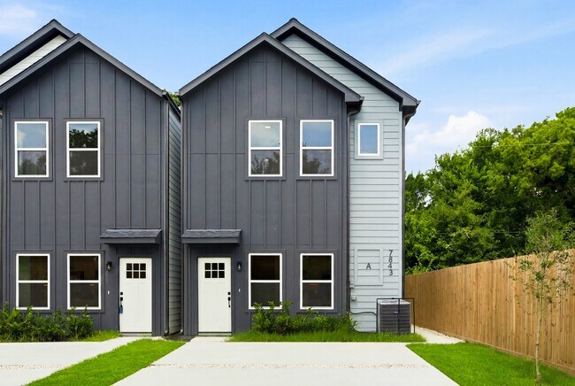 Building Photo - 7841 Sunnyhill St