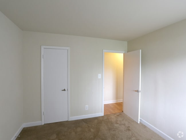 2BR, 1BA