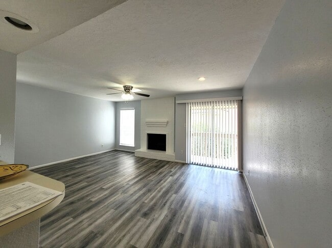 Photo - 3919 Fairmont Pkwy Unit 180